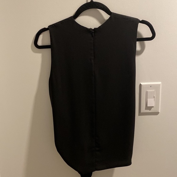 Babaton Hopkins Blouse - black sleeveless blouse with side tie detail - Picture 9 of 9